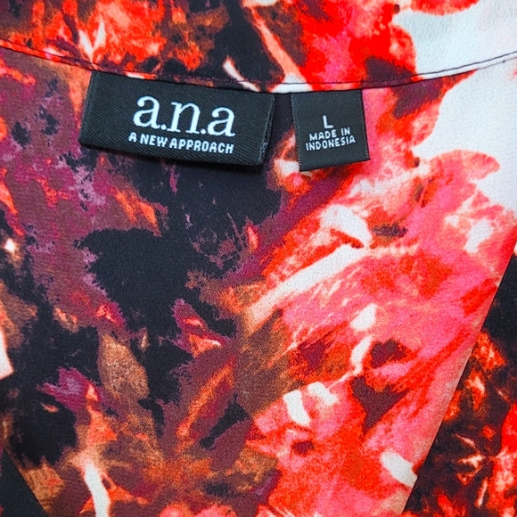 A.n.a, Flowy, Red White & Black Floral Blouse Large - Picture 3 of 8